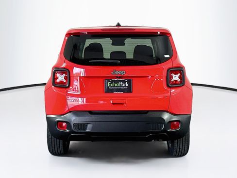 Used 2023 Jeep Renegade Latitude AWD/4WD image 7