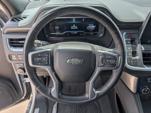 Used 2024 Chevrolet Suburban Z71 w/ Luxury Package AWD/4WD image 16
