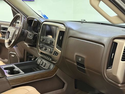 Used 2018 GMC Sierra 1500 Denali w/ Denali Ultimate Package AWD/4WD image 16