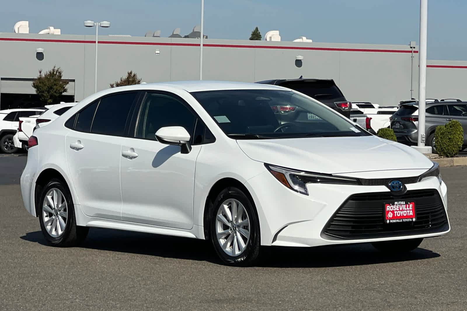 Certified 2025 Toyota Corolla LE w/ LE Premium Package FWD image 5