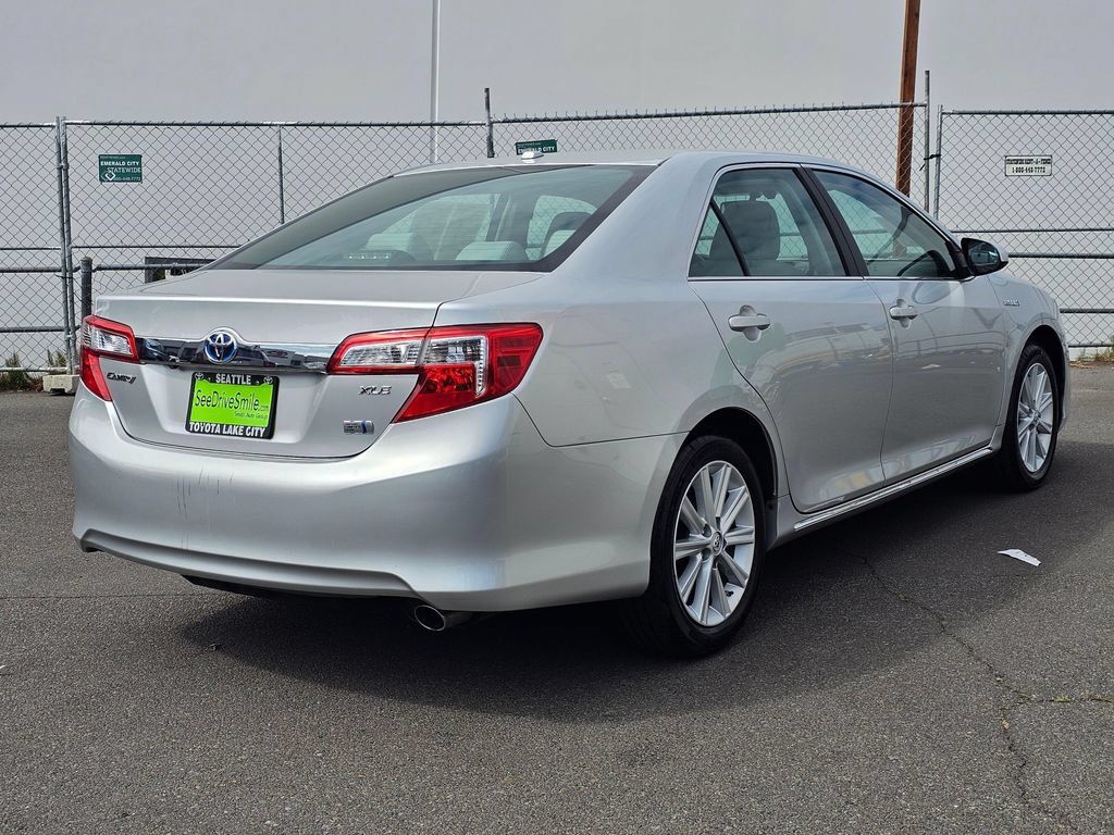 Used 2014 Toyota Camry XLE w/ Leather Package FWD image 7