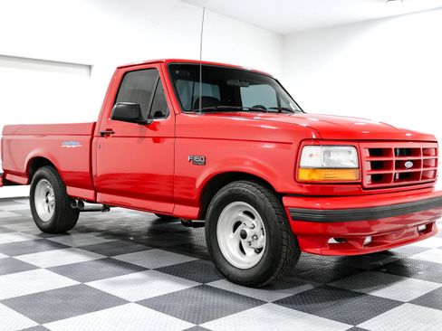 Used 1993 Ford F150 Lightning RWD image 1