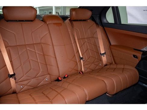 Used 2025 BMW i7 eDrive50 w/ Premium Package image 78