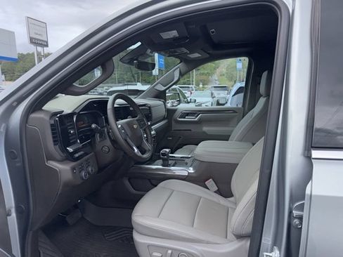 Certified 2025 Chevrolet Silverado 1500 LTZ AWD/4WD image 16