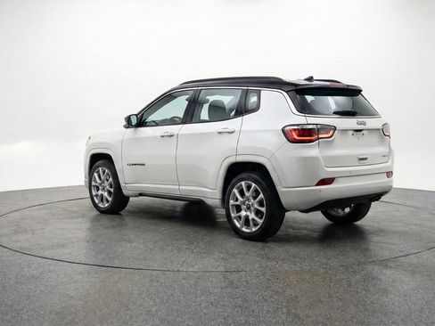 Used 2025 Jeep Compass Limited AWD/4WD image 6