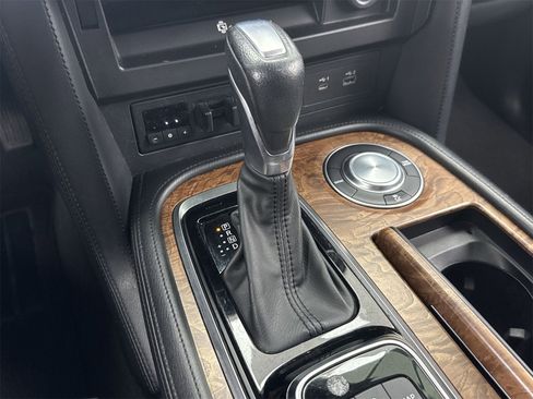 Used 2021 Nissan Armada SL w/ Captain's Chairs Package image 31