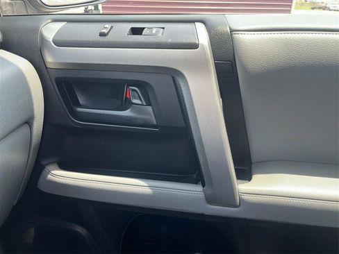Used 2011 Toyota 4Runner SR5 w/ Convenience Pkg RWD image 20