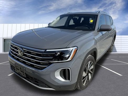 Used 2025 Volkswagen Atlas SEL image 6