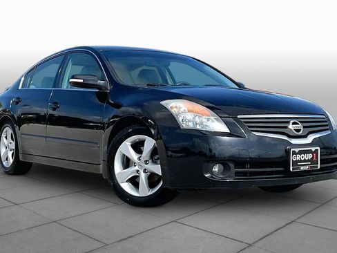 Used 2008 Nissan Altima 3.5 SE w/ Premium Pkg FWD image 2