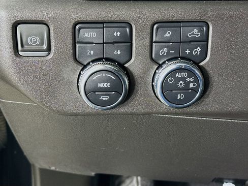 Used 2023 GMC Sierra 1500 SLT w/ SLT Premium Plus Package image 10