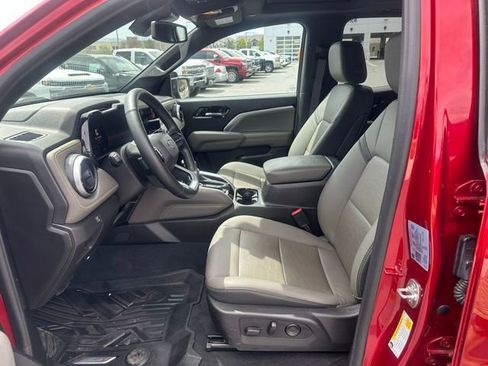 Certified 2025 Chevrolet Colorado ZR2 w/ Technology Package AWD/4WD image 2