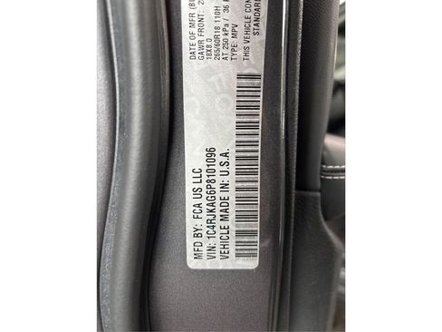 Used 2023 Jeep Grand Cherokee L Laredo image 12