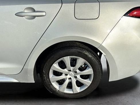 Used 2023 Toyota Corolla LE FWD image 34