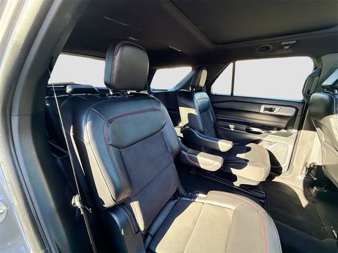 Used 2023 Ford Explorer ST-Line w/ Class IV Trailer Tow Package image 28