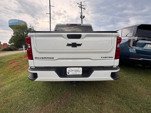 Used 2026 Chevrolet Silverado 1500 Custom w/ Turbomax Blackout Package AWD/4WD image 6