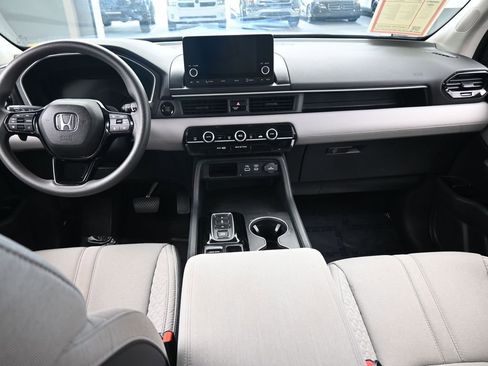 Used 2023 Honda Pilot LX image 36