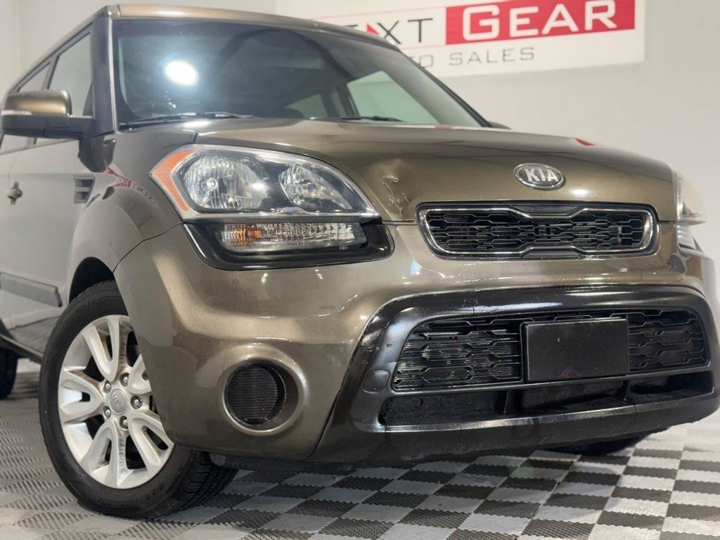 Used 2013 Kia Soul + FWD image 3