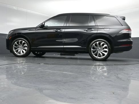 Certified 2025 Lincoln Aviator AWD w/ Jet Appearance Package image 39