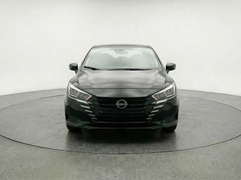 Used 2025 Nissan Versa SV image 2