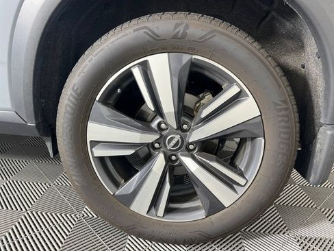 Used 2024 Nissan Rogue SL w/ SL Premium Package FWD image 10