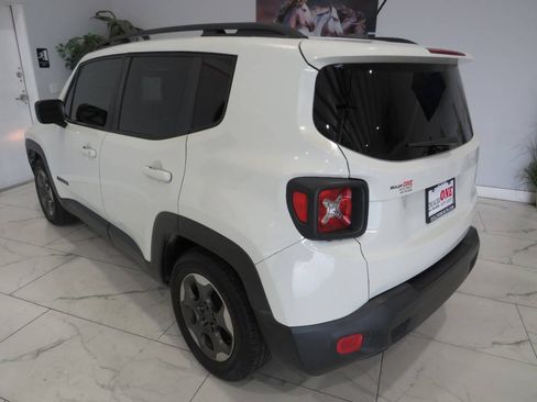 Used 2017 Jeep Renegade Sport w/ Power & Air Group FWD image 5