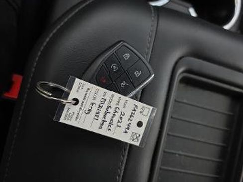 Used 2023 Chevrolet Suburban Z71 w/ Luxury Package AWD/4WD image 39