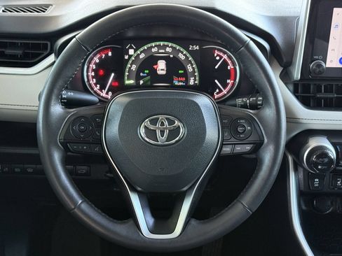 Used 2024 Toyota RAV4 XLE w/ Convenience Package FWD image 13