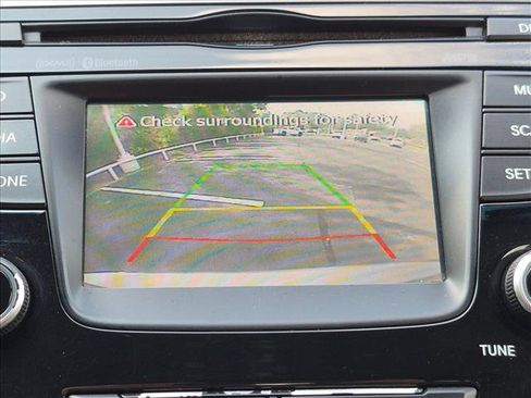 Used 2015 Hyundai Elantra SE w/ Option Group 02 FWD image 15