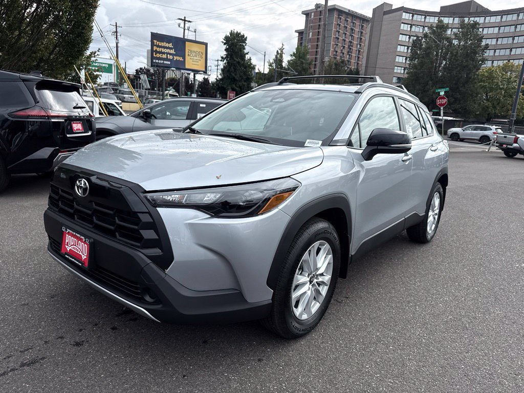 New 2026 Toyota Corolla Cross LE w/ Moonroof Package AWD/4WD image 4