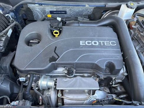 Used 2022 GMC Terrain SLT w/ LPO, Floor Liner Package image 17