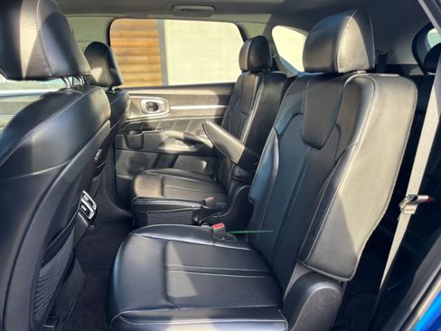 Used 2022 Kia Sorento SX image 18