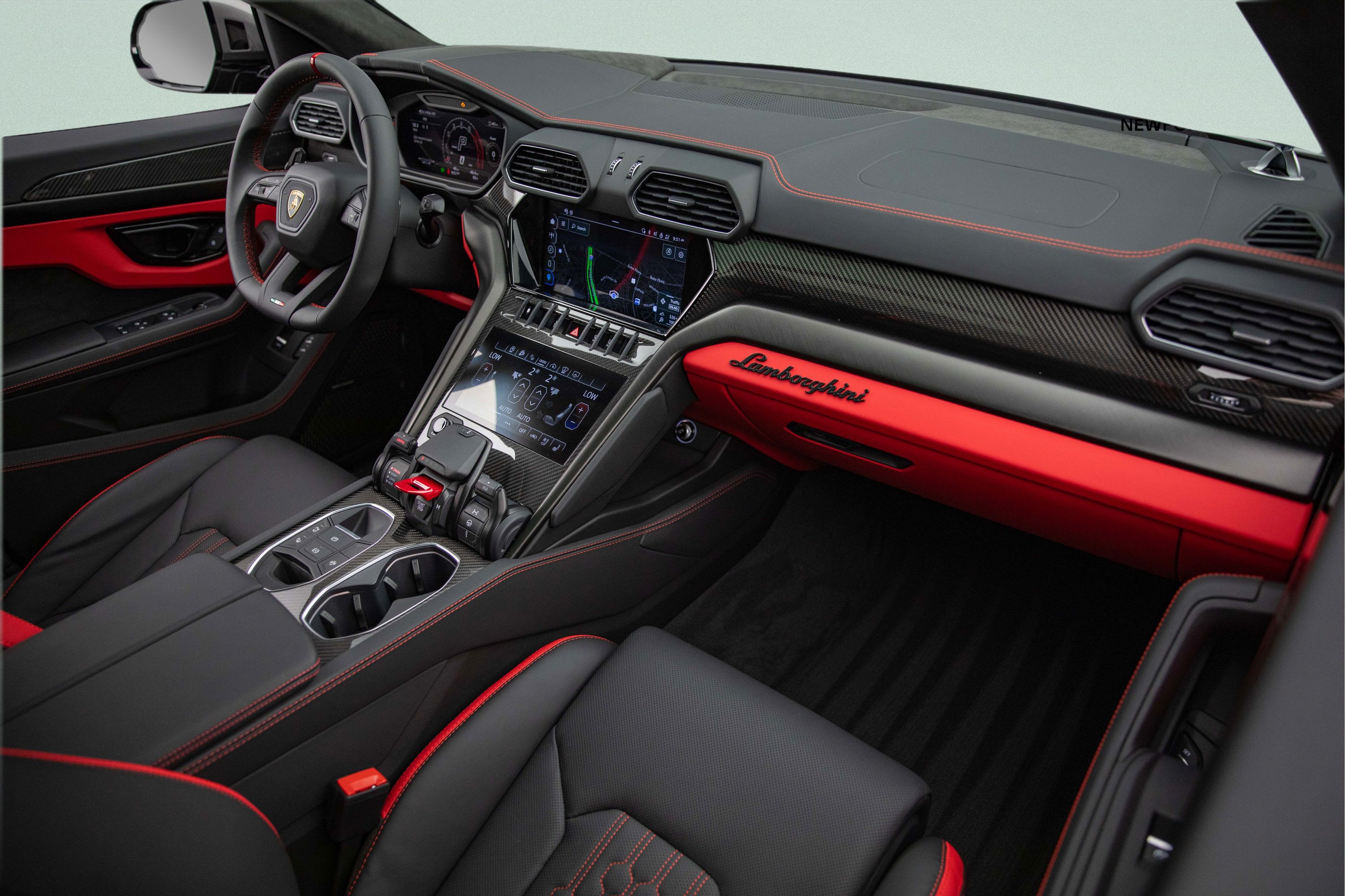 Used 2024 Lamborghini Urus S AWD/4WD image 8