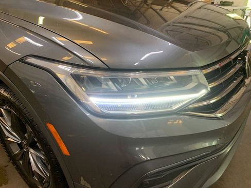 Used 2022 Volkswagen Tiguan SE AWD/4WD image 34