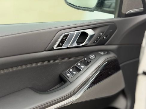 New 2026 BMW X5 xDrive40i w/ M Sport Package image 18