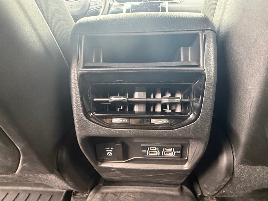 Used 2023 Jeep Grand Cherokee Altitude AWD/4WD image 23