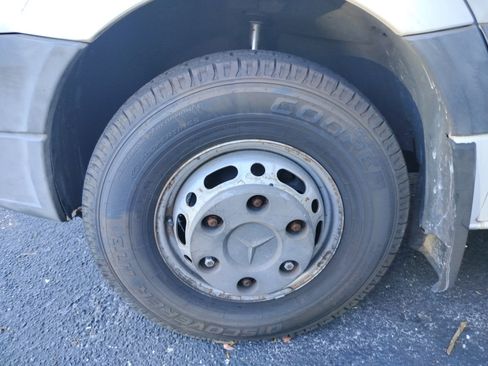 Used 2010 Mercedes-Benz Sprinter 144 Cargo image 4