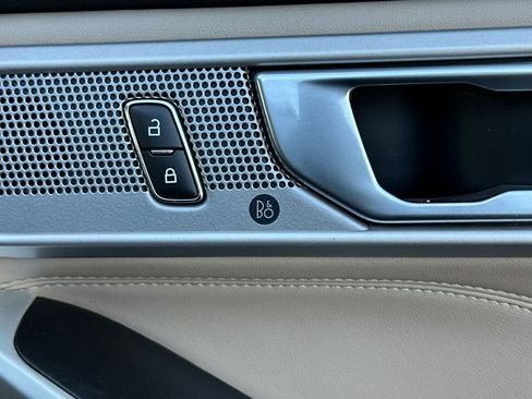 Used 2021 Ford Explorer Limited w/ Equipment Group 301A image 20