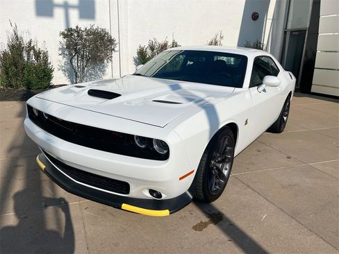 Used 2022 Dodge Challenger R/T Scat Pack w/ Scat Pack Stripe image 3
