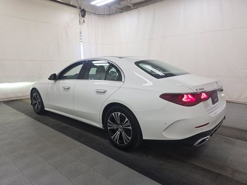 Used 2024 Mercedes-Benz E 350 4MATIC Sedan image 2