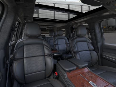 New 2026 Lincoln Navigator L Black Label AWD/4WD image 10