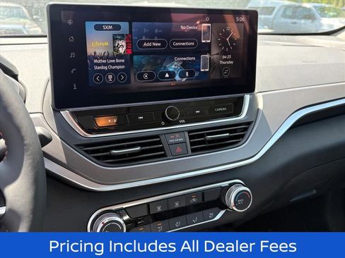 New 2026 Nissan Altima 2.5 SR FWD image 11
