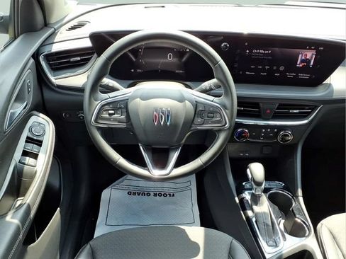 Used 2025 Buick Encore GX Preferred FWD image 4