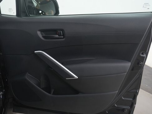 Used 2023 Toyota Corolla Cross LE image 11