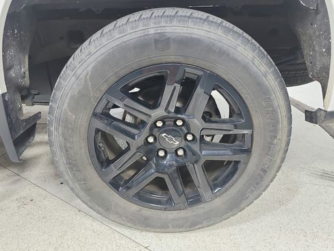 Used 2022 Chevrolet Silverado 1500 Custom w/ Rally Edition AWD/4WD image 18