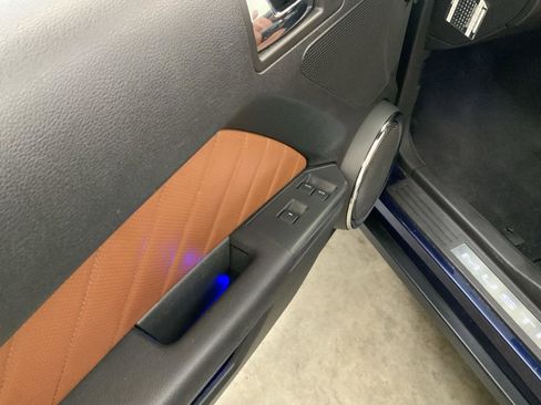Used 2010 Ford Mustang Premium RWD image 15