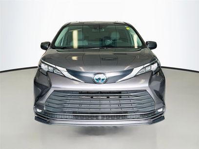 Used 2025 Toyota Sienna XLE