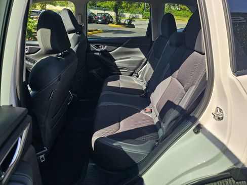 Used 2023 Subaru Forester Premium AWD/4WD image 16