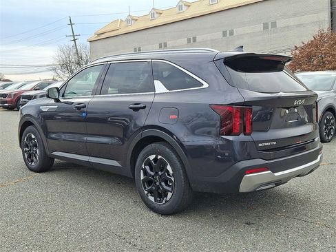 New 2026 Kia Sorento S image 3