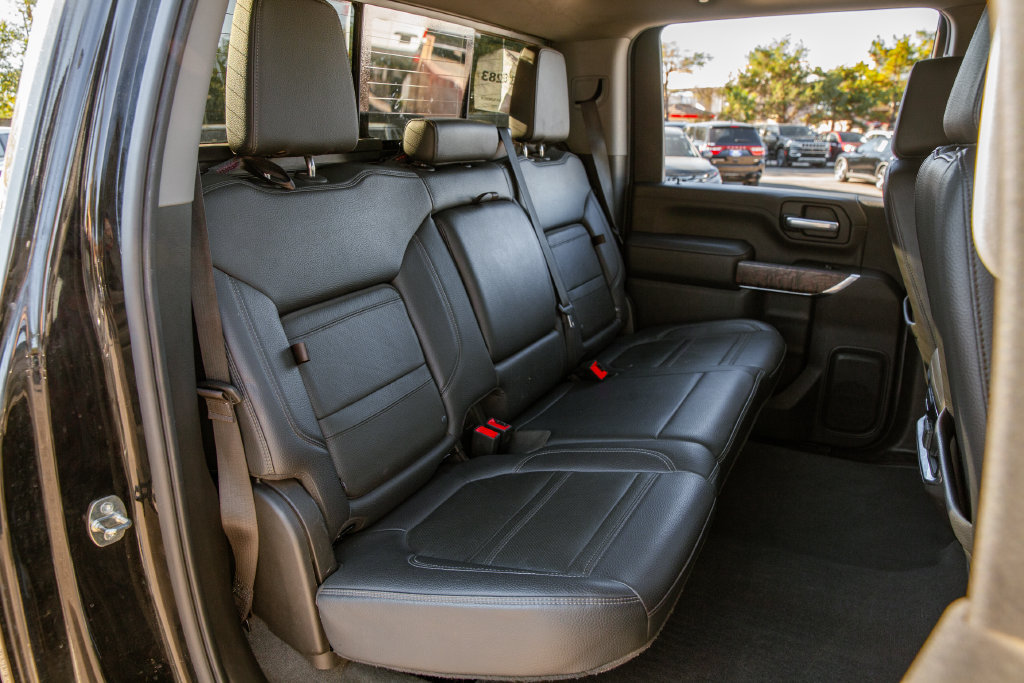Used 2023 GMC Sierra 2500 Denali w/ Denali Black Diamond Edition AWD/4WD image 13