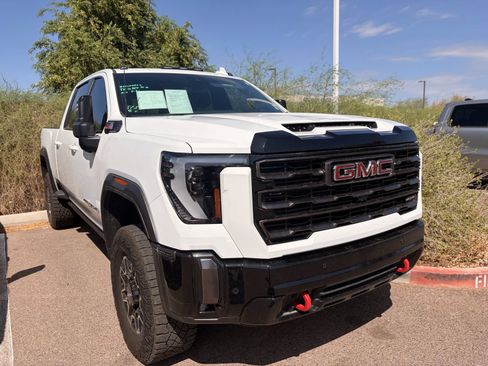 Used 2024 GMC Sierra 2500 AT4X AWD/4WD image 3